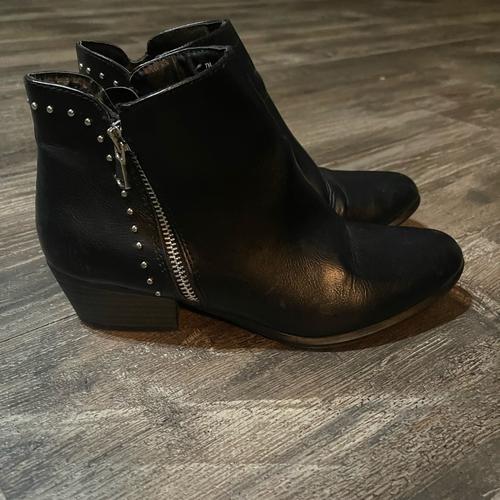 Short leather studded women’s boots